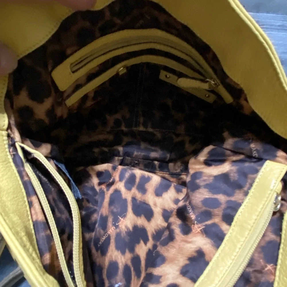 **FINAL MARKDOWN**Cream/Beige leather B. Makowsky handbag - Picture 3 of 9